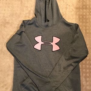 Women’s medium Under Armour sweatshirt